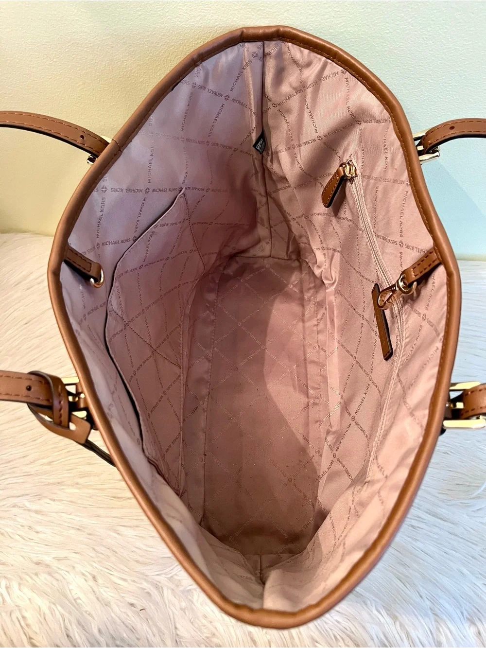 Michael Kors Jet Set Charm Gold Star Tote